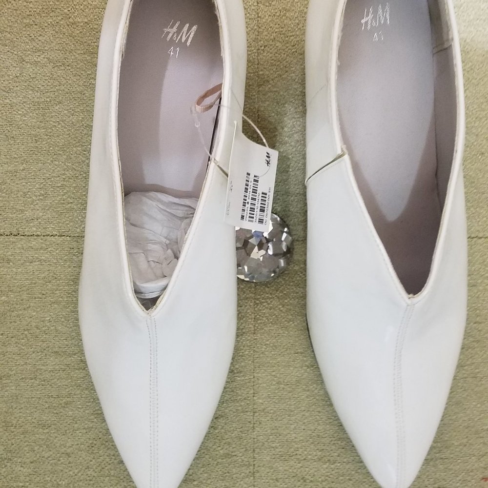 H&M White Patent Booties Ankle Boot Heels Shoes NWT EU 41 US 9 9.5 - Picture 2 of 5